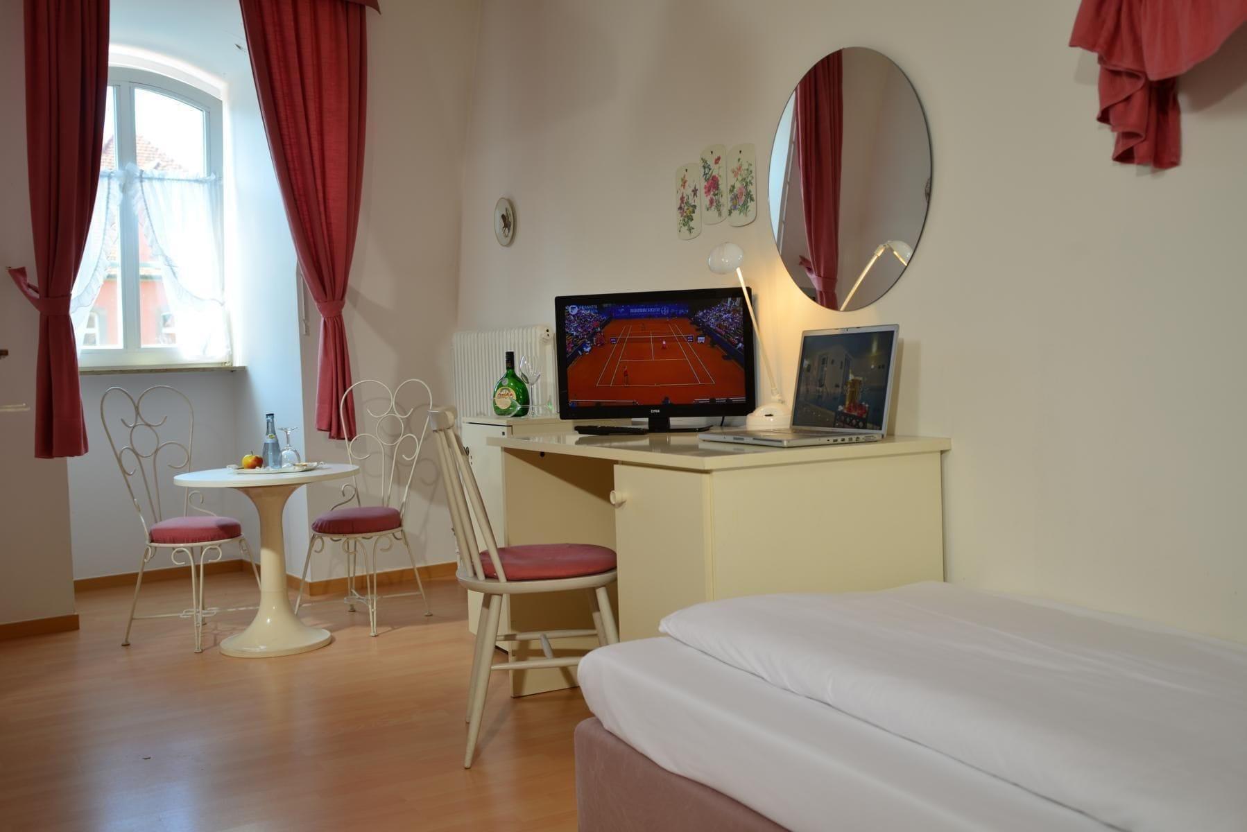 Romantica Hotel Blauer Hecht Dinkelsbühl Zewnętrze zdjęcie