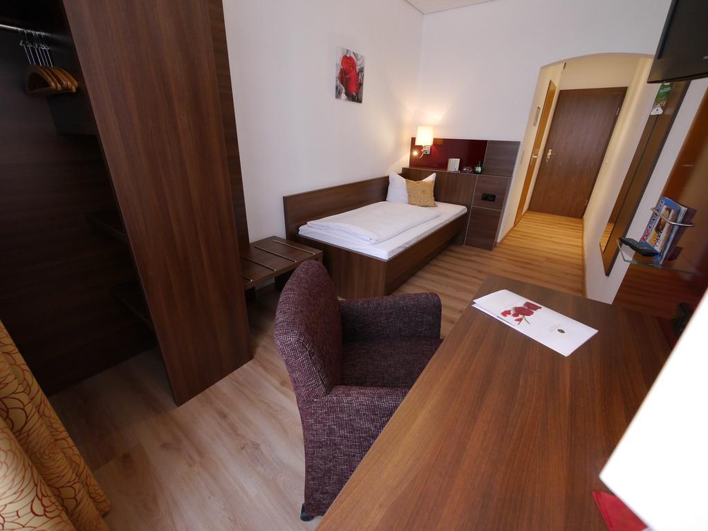Romantica Hotel Blauer Hecht Dinkelsbühl Pokój zdjęcie