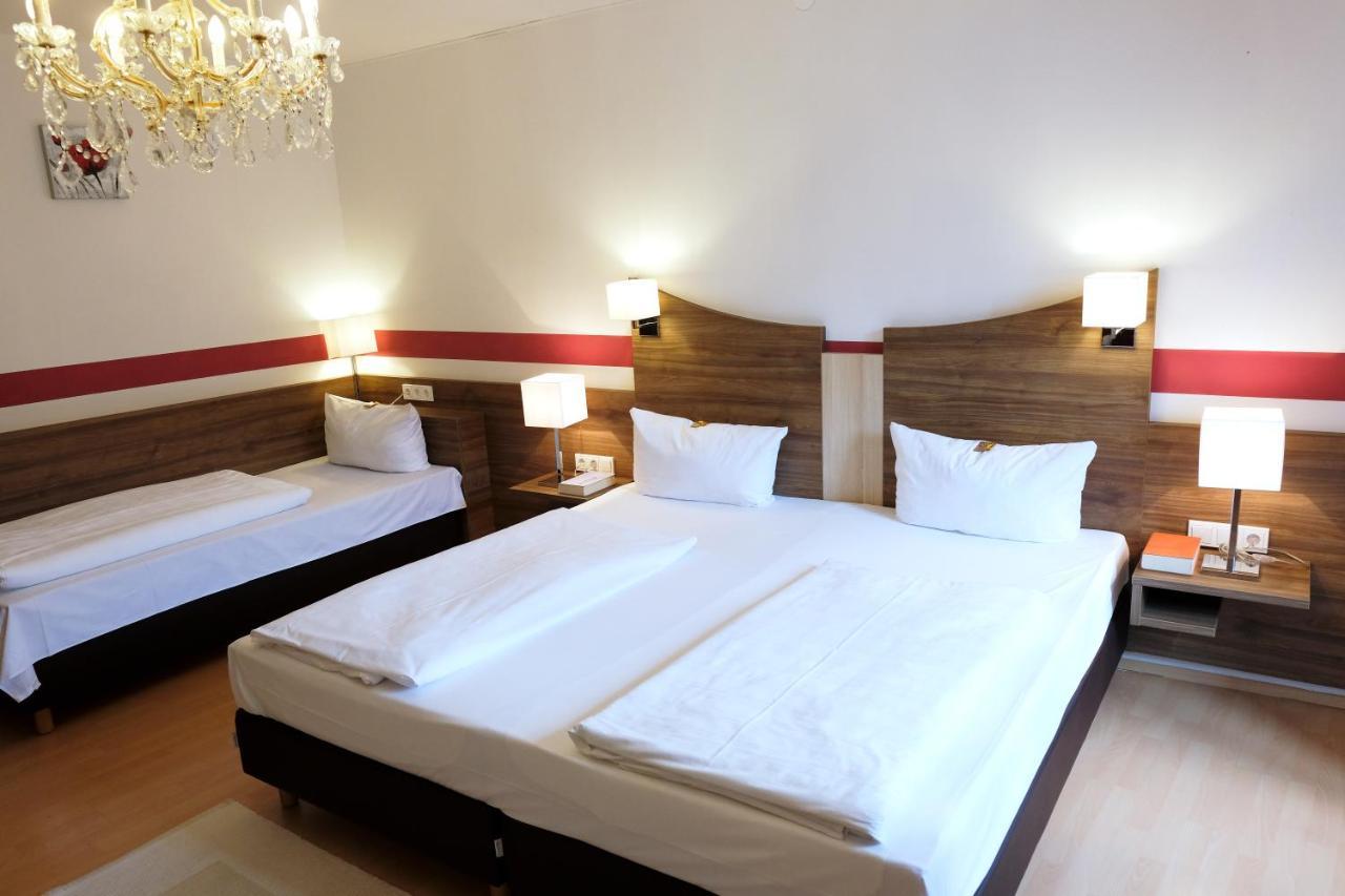 Romantica Hotel Blauer Hecht Dinkelsbühl Zewnętrze zdjęcie